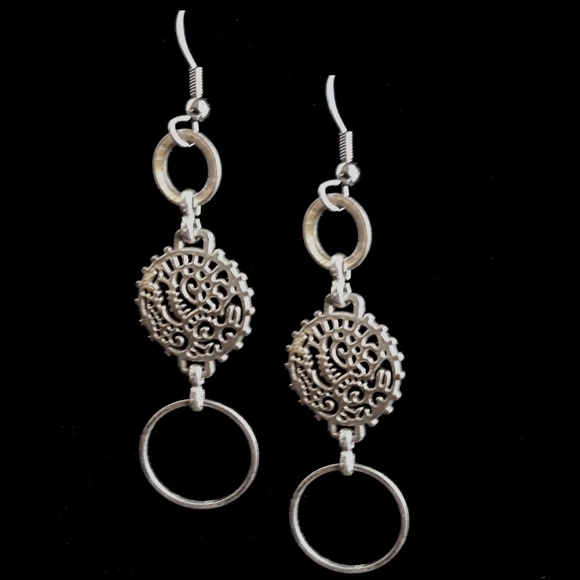 Brand New Earrings - Picture 6 of 7